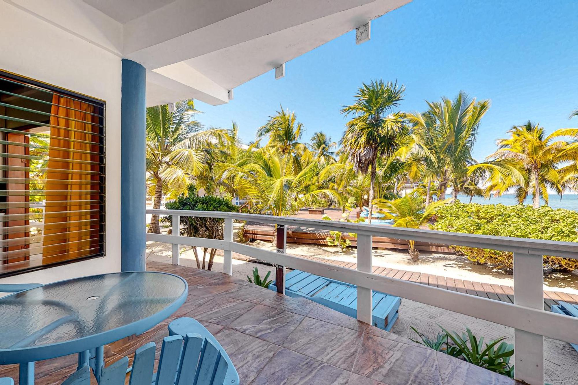 Beachside Villas Gold Standard Certified Placencia Bilik gambar