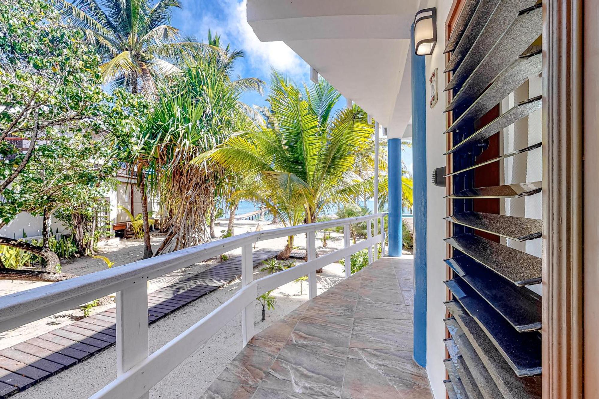 Beachside Villas Gold Standard Certified Placencia Bilik gambar