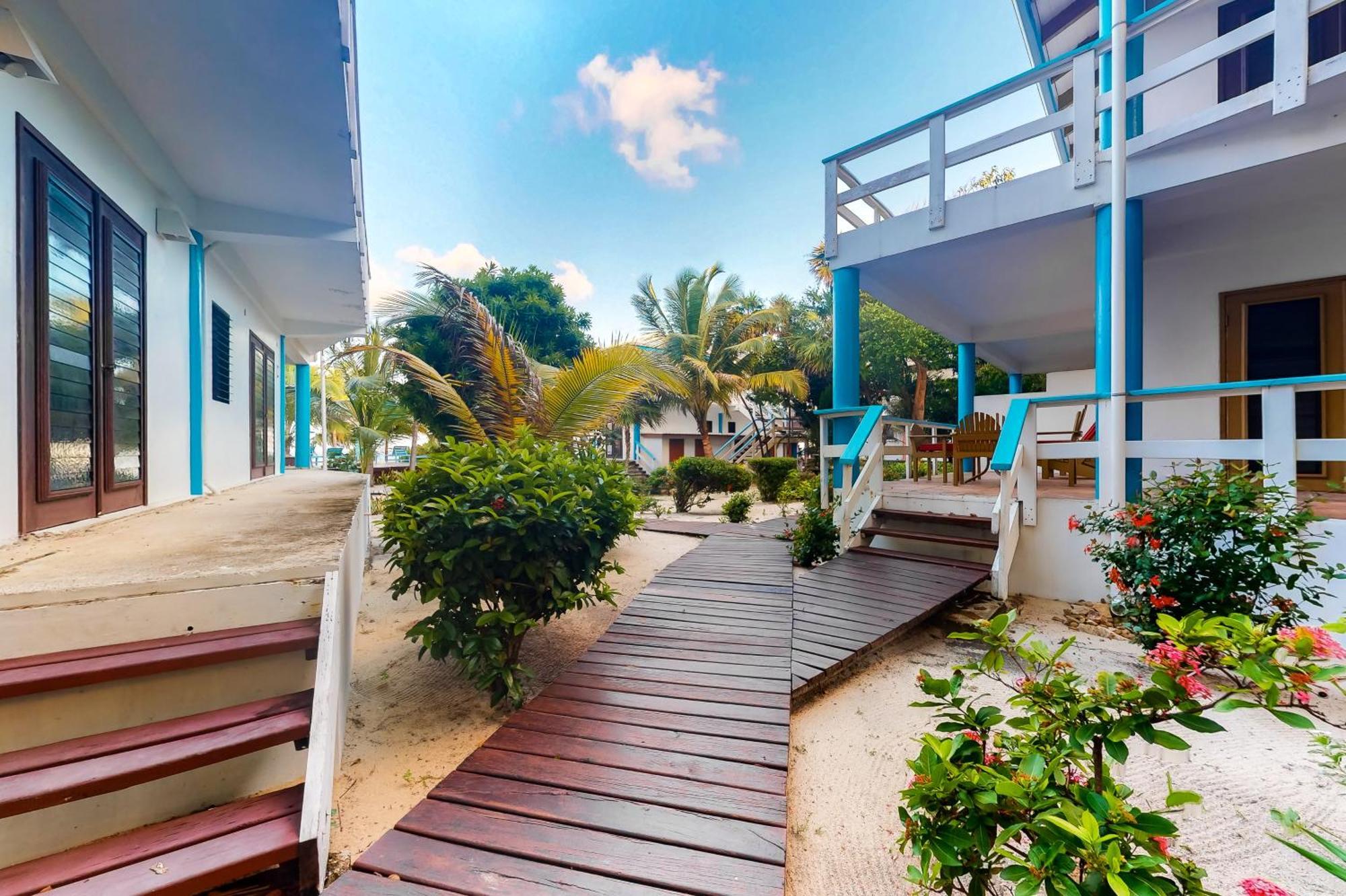 Beachside Villas Gold Standard Certified Placencia Bilik gambar