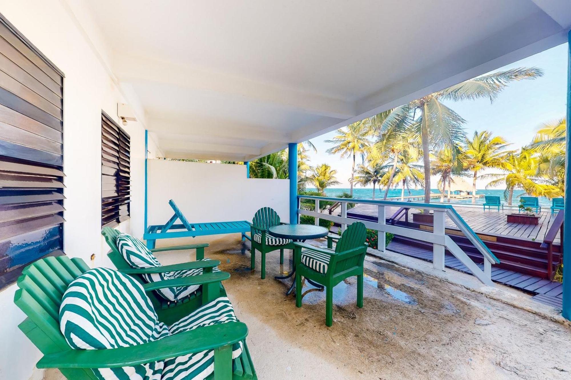 Beachside Villas Gold Standard Certified Placencia Bilik gambar